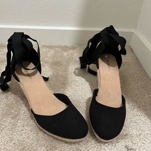 Black Old Navy Wedges Size 8